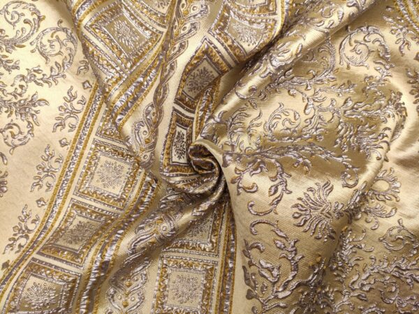 Tessuto Broccato in seta motivo floreale barocco oro - argento