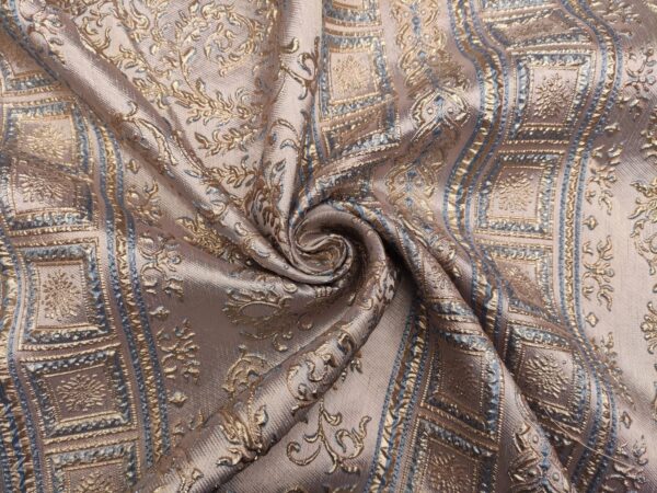 Tessuto Broccato in seta motivo floreale barocco oro - celeste - rosa