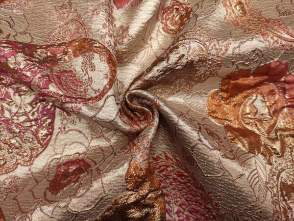 Tessuto Broccato in seta motivo floreale cashmere corallo - oro - ruggine