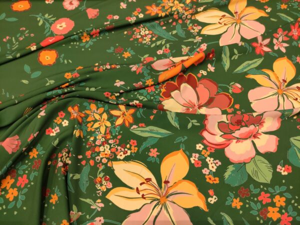Tessuto Crepe a fantasia motivo floreale verde - rosa