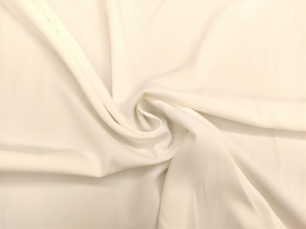 Tessuto Crepe morbido in tinta unita bianco seta