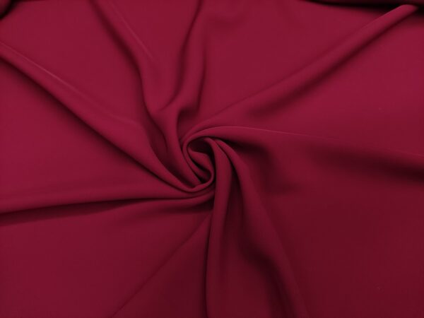 Tessuto Crepe morbido in tinta unita prugna