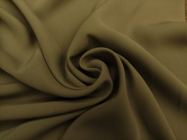 Tessuto Crepe morbido in tinta unita verde militare