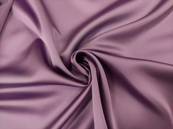 Tessuto Duchesse elasticizzato in tinta unita lavanda