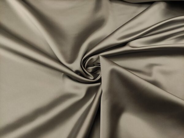 Tessuto Duchesse elasticizzato in tinta unita tortora