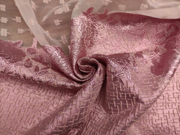 Tessuto Organza jacquard motivo floreale rosa