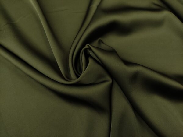 Tessuto Satin leggero elasticizzato tinta unita verde militare