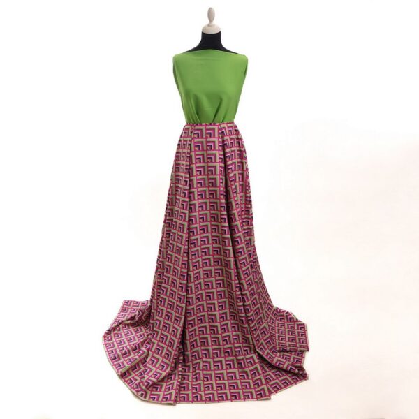 Tessuto Cady a fantasia motivo geometrico abbinato a Tessuto Crepe morbido tinta unita