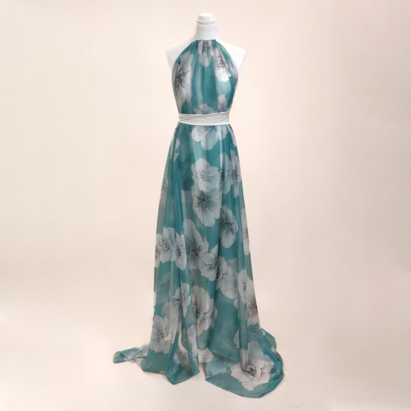 Tessuto Chiffon a fantasia motivo floreale acquamarina - bianco