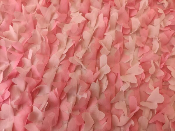 Tessuto chiffon ricamato con fiori in 3D rosa chiaro - rosa scuro
