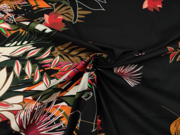 Tessuto Cotone a fantasia motivo floreale fondo nero 01