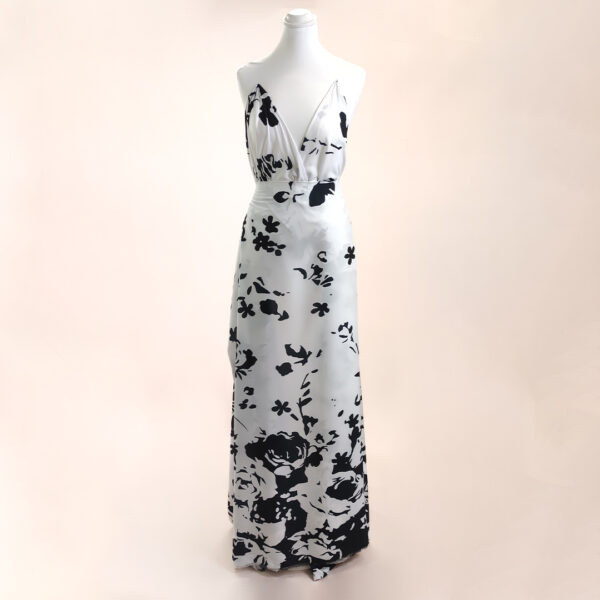 Tessuto Crepe a fantasia motivo floreale bianco - nero