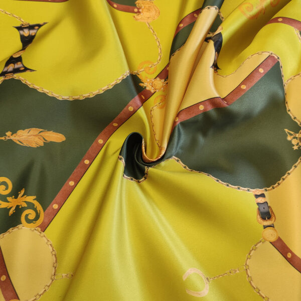 Tessuto Duchesse a fantasia motivo astratto lime - verde - coccio