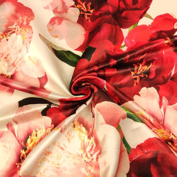 Tessuto Duchesse a fantasia motivo floreale rosso - bianco - rosso - verde - rosa