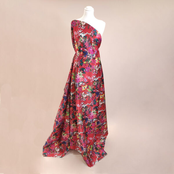 Tessuto Duchesse a fantasia motivo floreale rosso - blu - fucsia