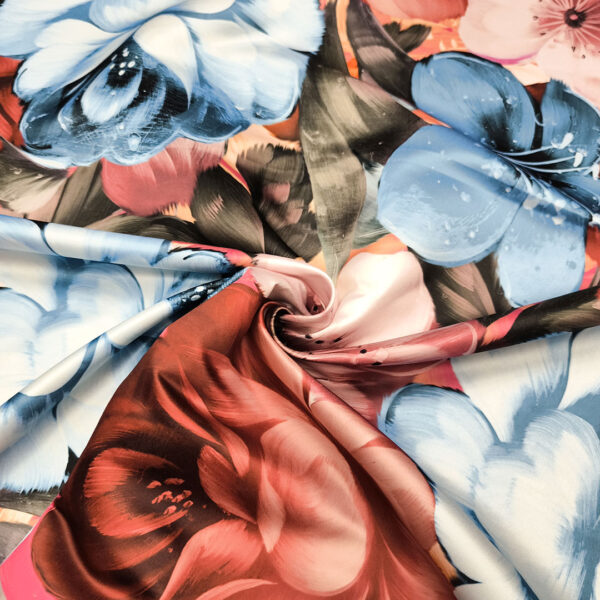 Tessuto Duchesse a fantasia motivo floreale azzurro - rosso - nero