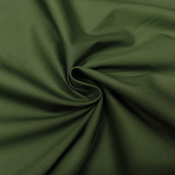 Tessuto Gabardine di cotone tinta unita verde militare