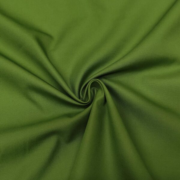 Tessuto Gabardine di cotone tinta unita verde oliva