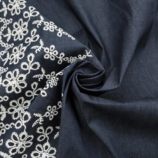 Tessuto Jeans Chambray a fantasia motivo floreale balzato blu - bianco