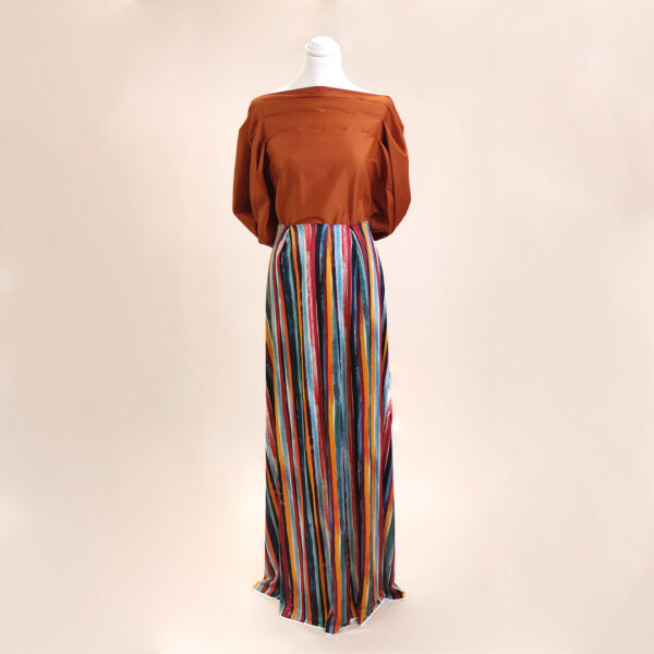 Tessuto Jersey a fantasia motivo rigato abbinato a tessuto Popeline di Cotone in tinta unita coccio