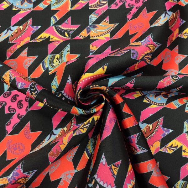 Tessuto Mikado a fantasia motivo pied de poule nero - fucsia - arancione - giallo