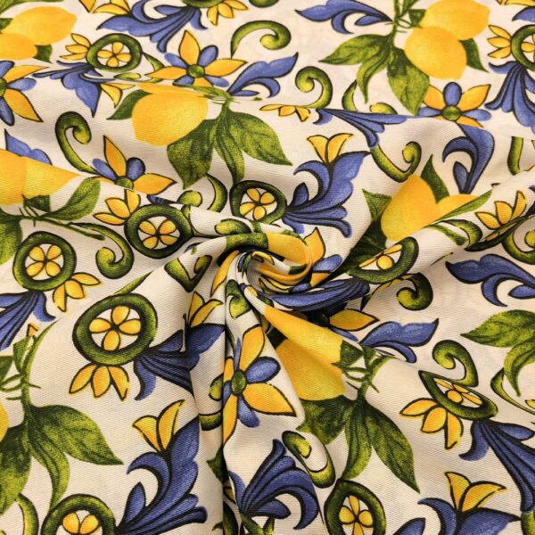Tessuto Misto Cotone per arredo a fantasia motivo maiolica bianco - giallo - verde - blu
