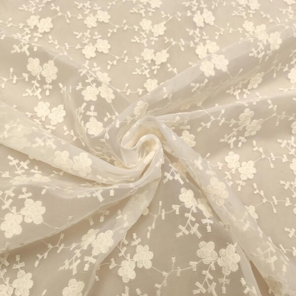 Tessuto Organza ricamato motivo floreale bianco seta - panna