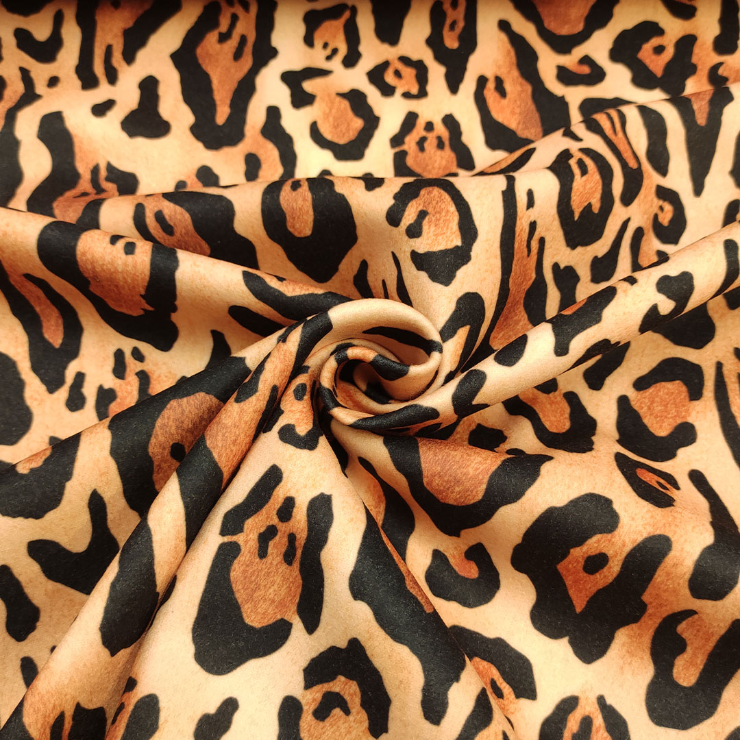 Pigiama con stampa animalier, pizzo e pantaloni regolabili