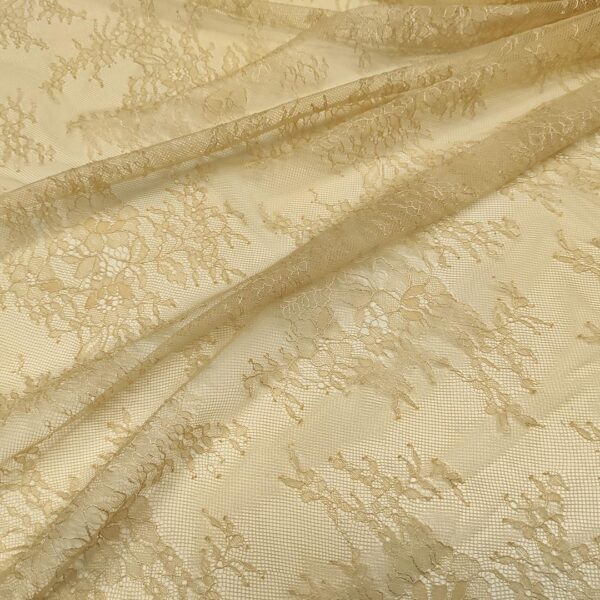 Tessuto pizzo chantilly motivo floreale beige