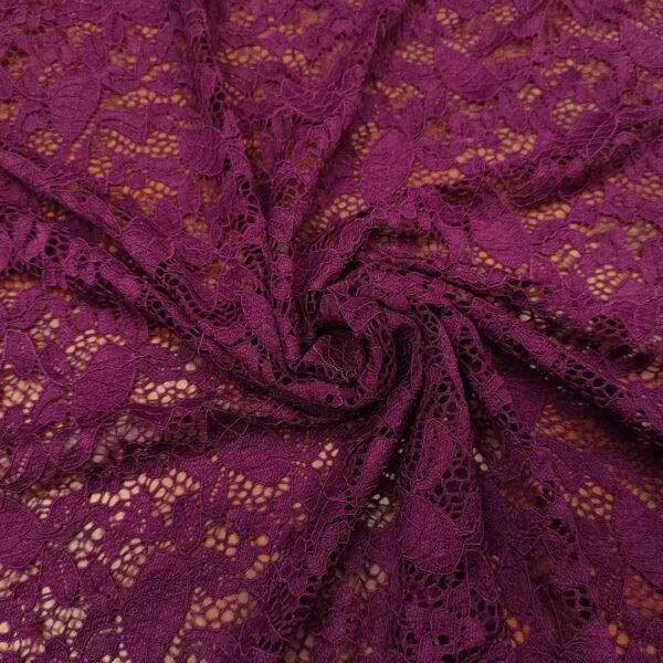 Tessuto pizzo elasticizzato motivo floreale prugna
