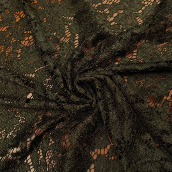 Tessuto pizzo elasticizzato motivo floreale verde militare