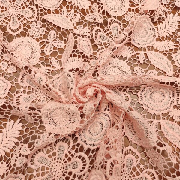 Tessuto Pizzo macramè doppio smerlo motivo floreale rosa