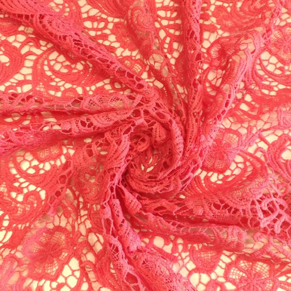 Tessuto Pizzo Macramè motivo floreale corallo