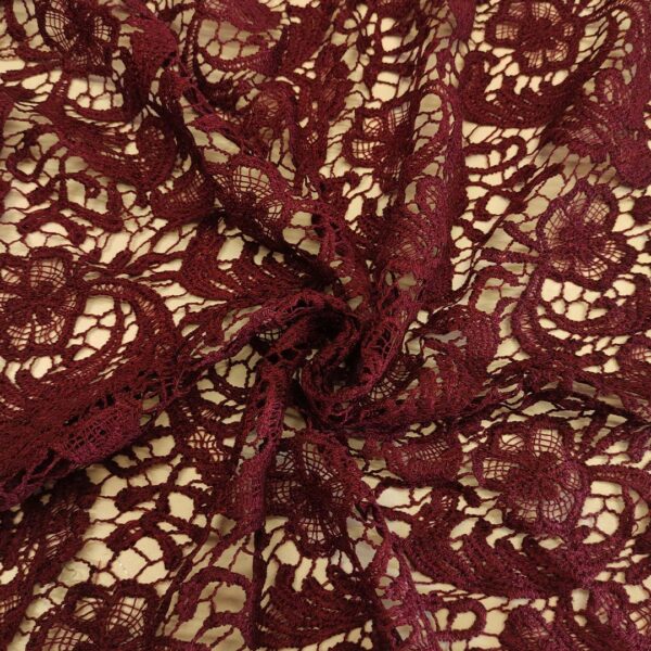 Tessuto Pizzo Macramè motivo floreale vinaccio