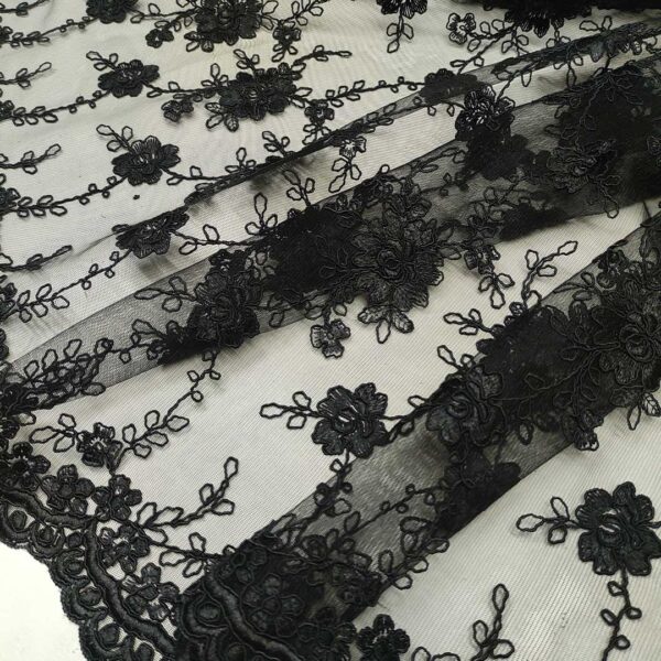 Tessuto pizzo rebrodato motivo floreale nero 01