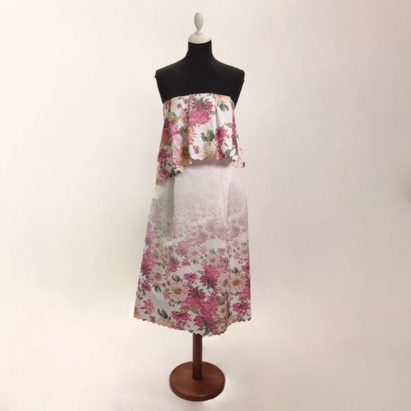 Tessuto Sangallo a fantasia motivo floreale fucsia - bianco