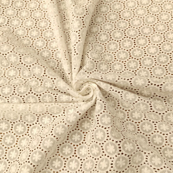 Tessuto Sangallo motivo astratto bianco seta