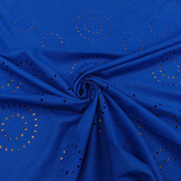 Tessuto Sangallo doppio smerlo motivo astratto blu elettrico