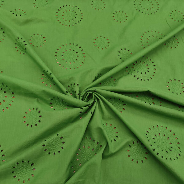 Tessuto Sangallo doppio smerlo motivo astratto verde prato