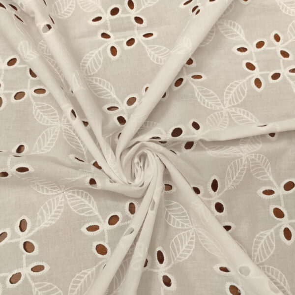 Tessuto Sangallo doppio smerlo motivo floreale bianco