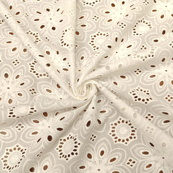 Tessuto Sangallo doppio smerlo motivo floreale bianco