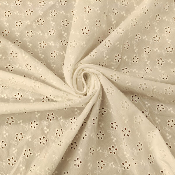 Tessuto Sangallo motivo floreale bianco seta