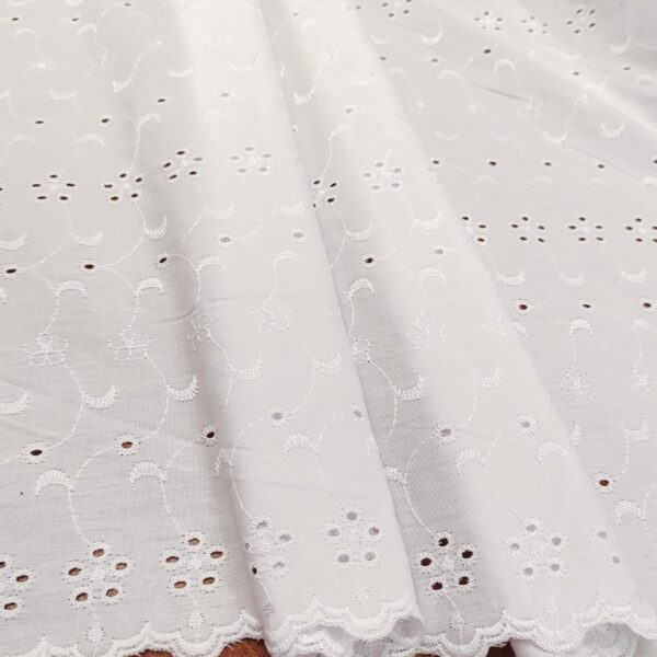 Tessuto Sangallo in tinta unita bianco