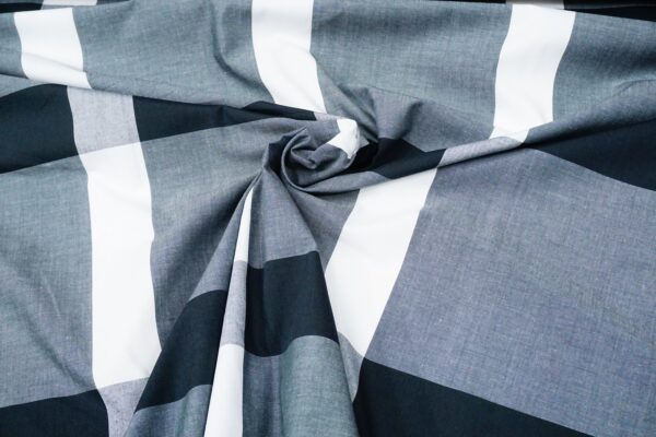 Tessuto Popeline di cotone a fantasia motivo quadri bianco - nero