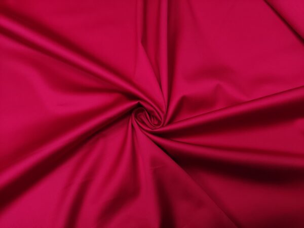 Tessuto Rasatello di cotone in tinta unita fucsia