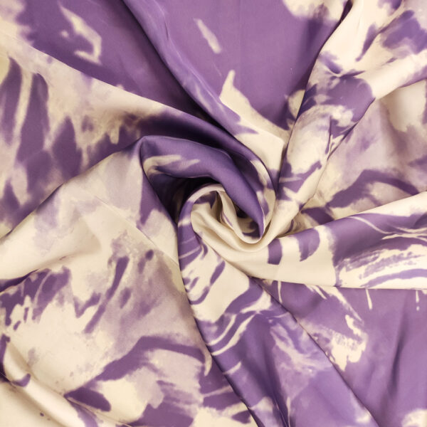 Tessuto Satin a fantasia motivo astratto panna - viola