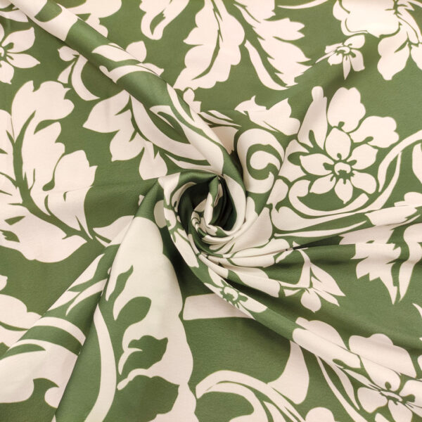 Tessuto Satin a fantasia motivo floreale bianco - verde