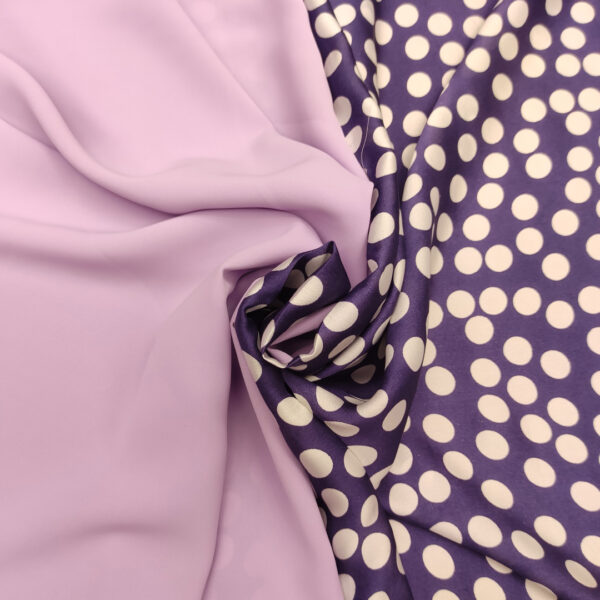 Tessuto Satin a fantasia abbinato a tessuto Crepe de chine in tinta unita