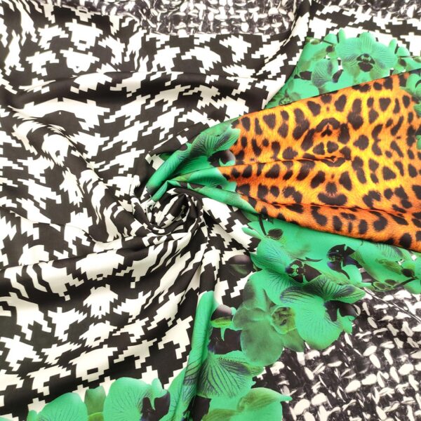 Tessuto Satin a fantasia motivo floreale nero - grigio - bianco - verde