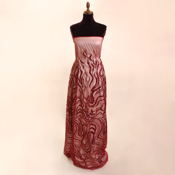 Tessuto Tulle - pizzo mano seta ricamato con pietre e con paillettes motivo astratto rosso